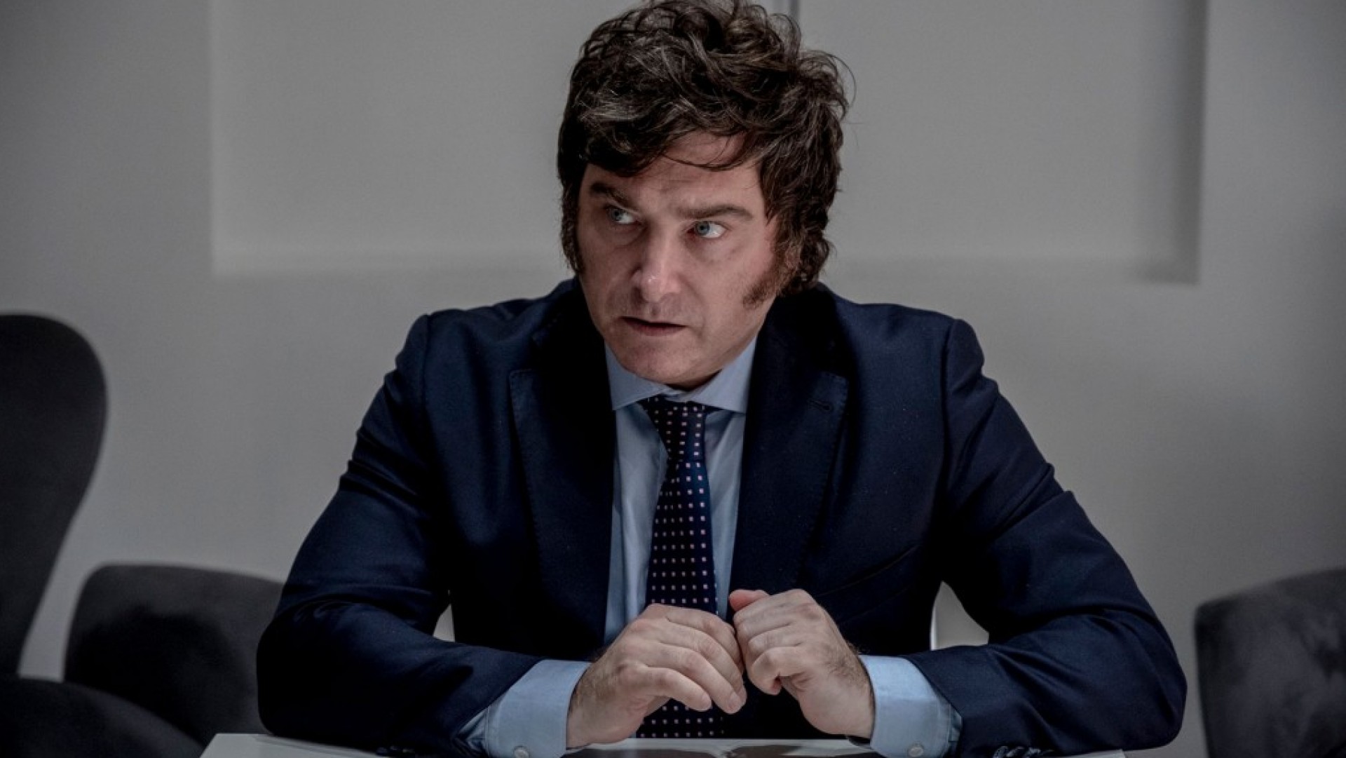 Obst&aacute;culos pol&iacute;ticos y judiciales afectan la estrategia inicial de Javier Milei