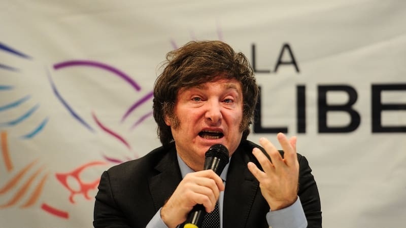 El "blindaje" de la indigencia: Milei sostiene m&aacute;s de 6 millones de planes para evitar el estallido