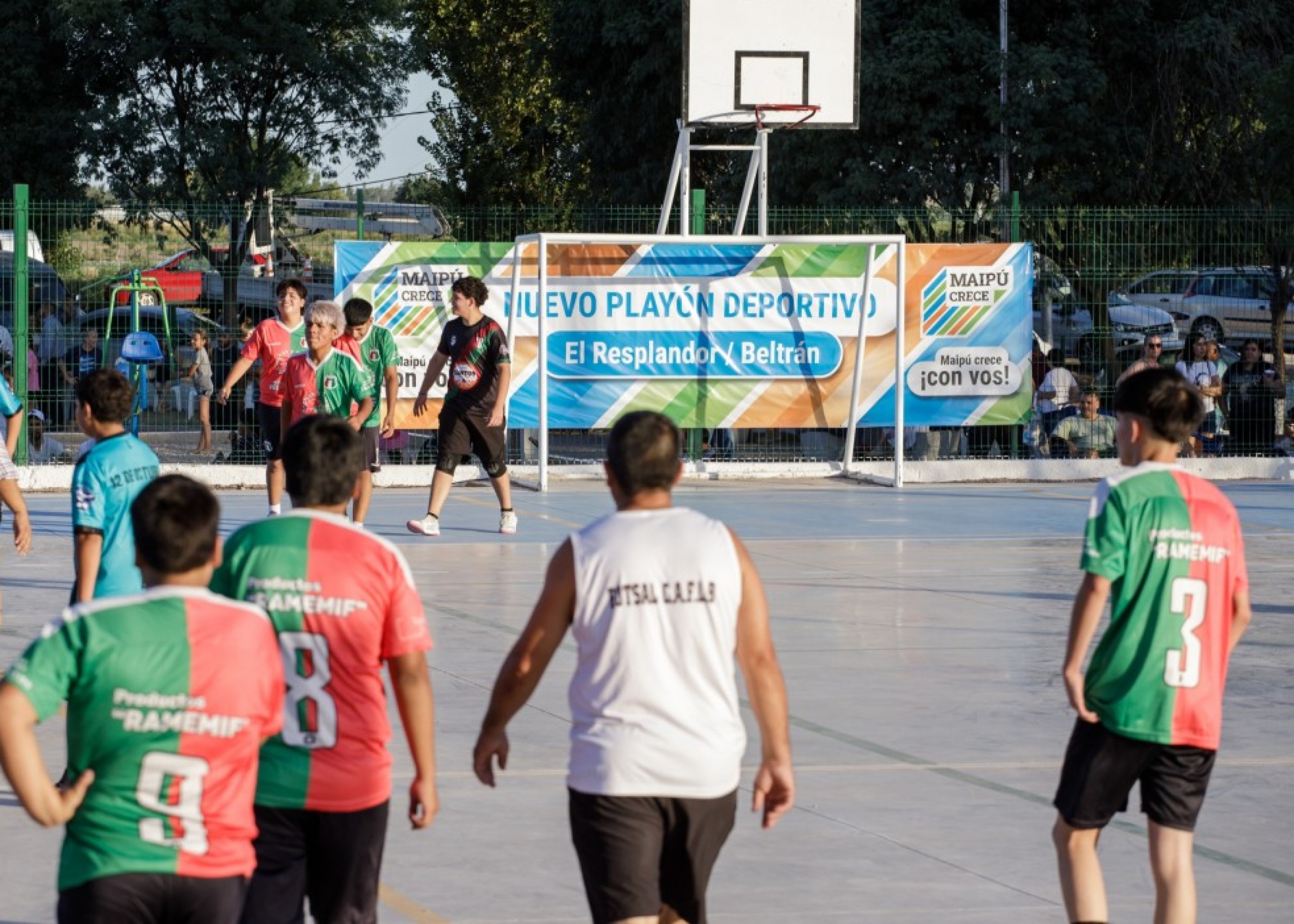 Maip&uacute; expande su red deportiva: Fray Luis Beltr&aacute;n estrena un moderno play&oacute;n multiuso