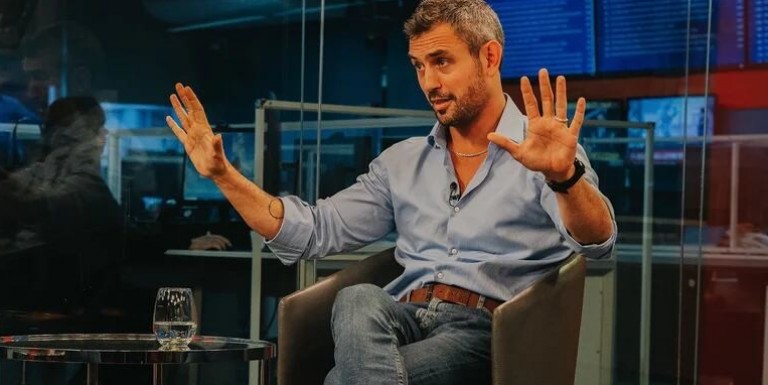 Mart&iacute;n Menem Justific&oacute; el Elevado Salario de su Sobrino en Diputados con una Peculiar Explicaci&oacute;n