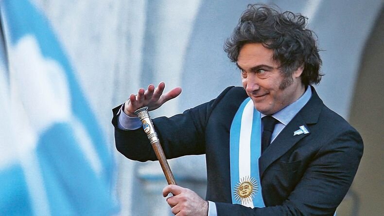 	Presi&oacute;n del FMI: el gobierno analiza cambiar la fecha de los comicios para cumplir con la devaluaci&oacute;n