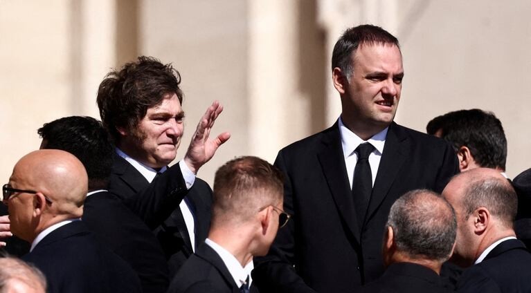 La casta viaja en primera: el 