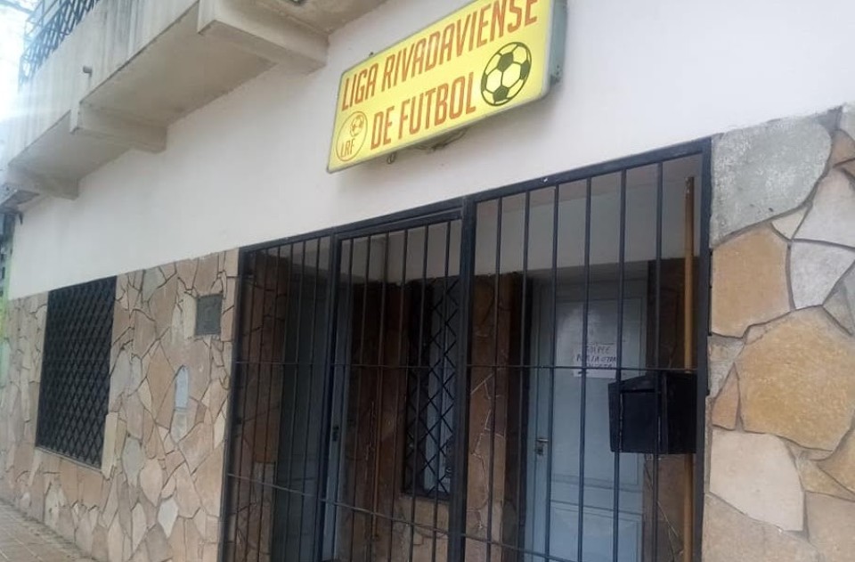 El f&uacute;tbol regional avanza: la Liga Rivadaviense ampl&iacute;a los servicios, la cobertura m&eacute;dica y tecnolog&iacute;a para 2026