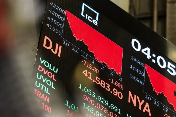 Fuerte ca&iacute;da de bonos y alza del riesgo pa&iacute;s: otro golpe para Caputo