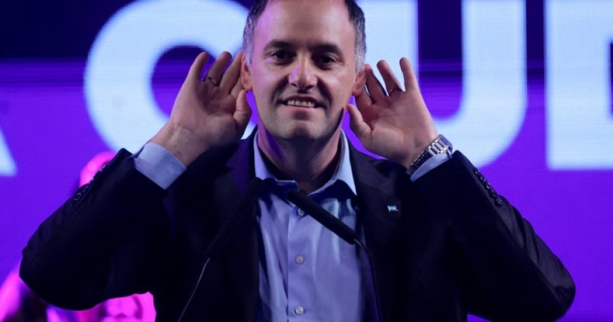 La escribana de Adorni certific&oacute; firmas de condenados por tr&aacute;fico de efedrina y de un testaferro que no supo identificar