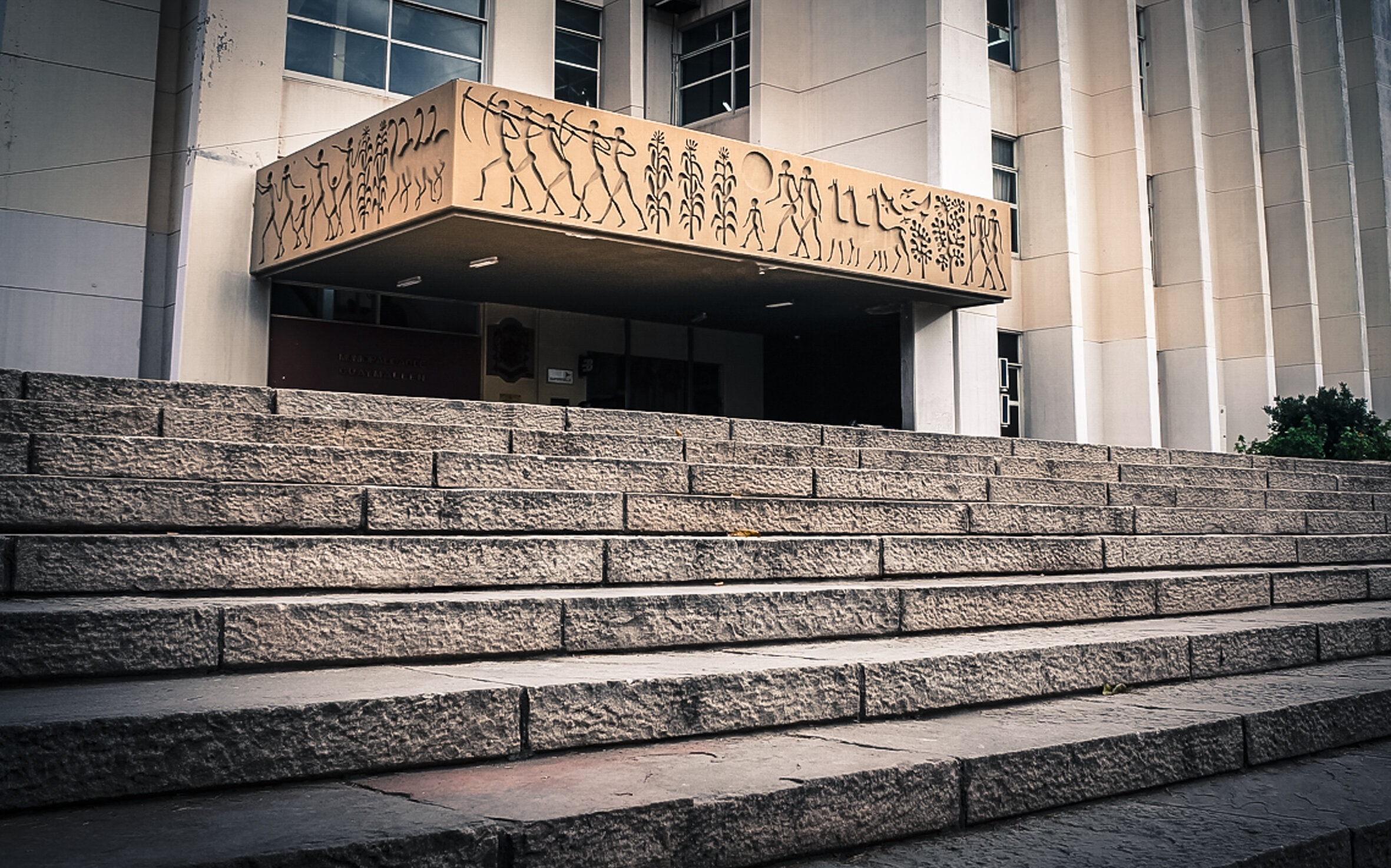 Silencio de las las autoridades y peligro de cierre de una escuela en Guaymall&eacute;n 