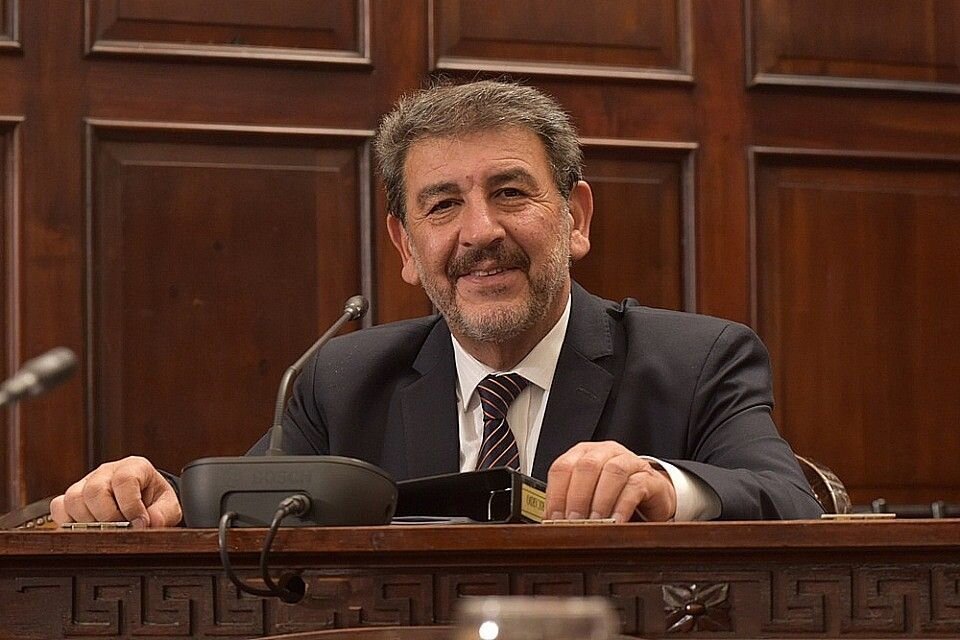 Ricardo Mansur: "es un buen mensaje pol&iacute;tico hacia la gente" en referencia al congelamiento de sueldos 