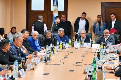 Gremios analizan un nuevo paro nacional por la Ley Bases de Milei