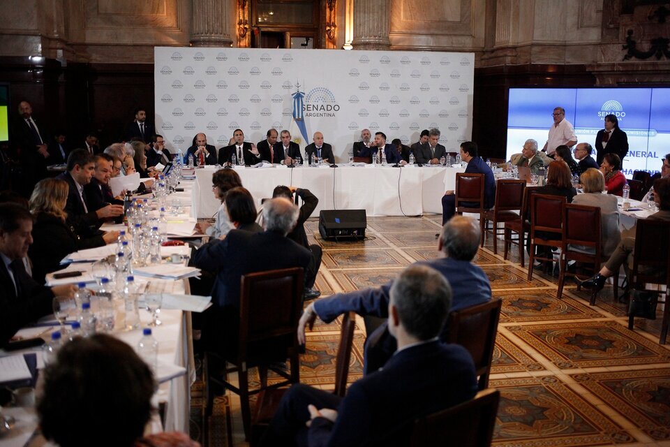 El "Pacto de Mayo" se desmorona y LLA no logra avanzar en el Senado