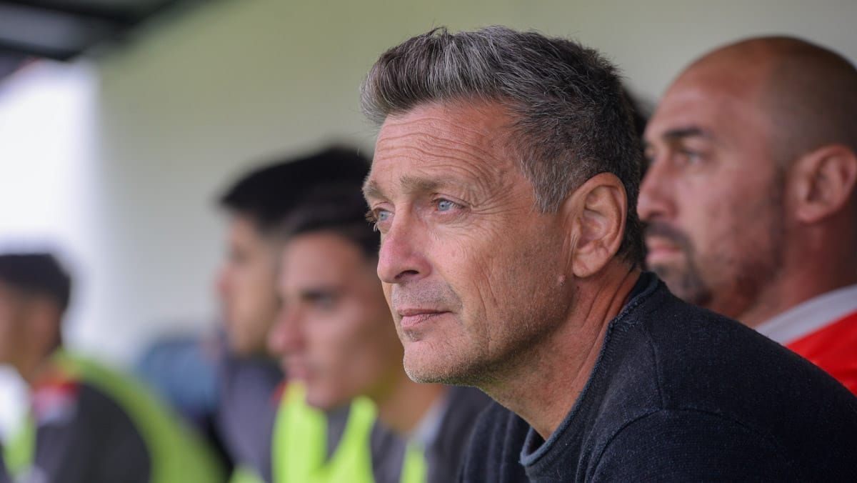 Mauricio Elena dej&oacute; de ser el DT de San Mart&iacute;n tras una nueva ca&iacute;da como local