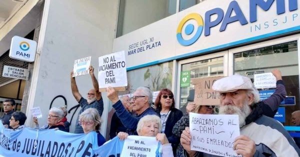 Esc&aacute;ndalo en el PAMI: denuncian un esquema de derivaciones truchas bajo la gesti&oacute;n libertaria que afecta a miles de jubilados