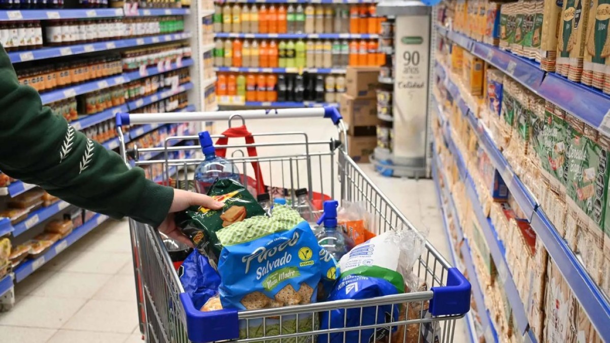 La mesa de los argentinos bajo presi&oacute;n: los alimentos cerraron abril con un salto del 1,4% semanal