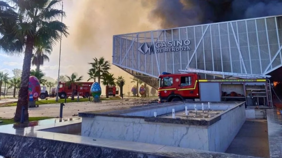 FUEGO, FICHAS Y DESPIDOS El incendio del T&oacute;tem fue la chispa. La crisis del casino provincial ven&iacute;a construy&eacute;ndose desde antes