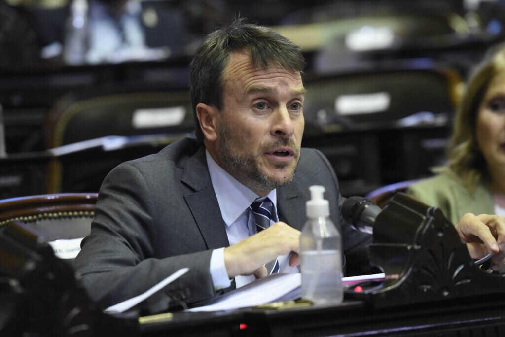 Lisandro Nieri : "Cambi&oacute; el orden de ese triunvirato que es Alberto, Cristina y Massa pero son exactamente lo mismo"