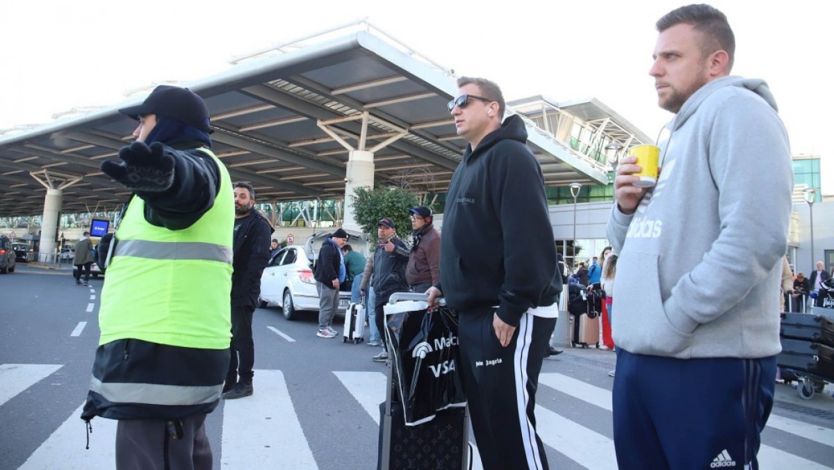 Maxi L&oacute;pez lleg&oacute; a Argentina en medio de la inquietud por la salud de Wanda Nara