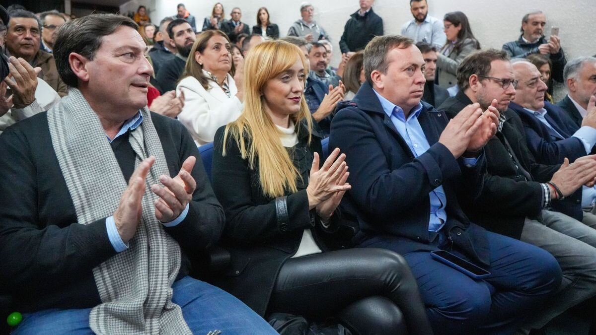 Con gran presencia del peronismo mendocino se present&oacute; el Programa PROVIAR II