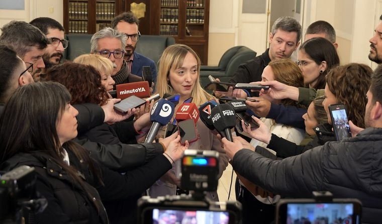  Fern&aacute;ndez Sagasti denunci&oacute; penalmente a Cornejo por el convenio con Vialidad Nacional