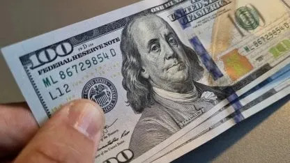  El d&oacute;lar oficial peg&oacute; un salto: subi&oacute; $25 en un d&iacute;a y cerr&oacute; a $1.325