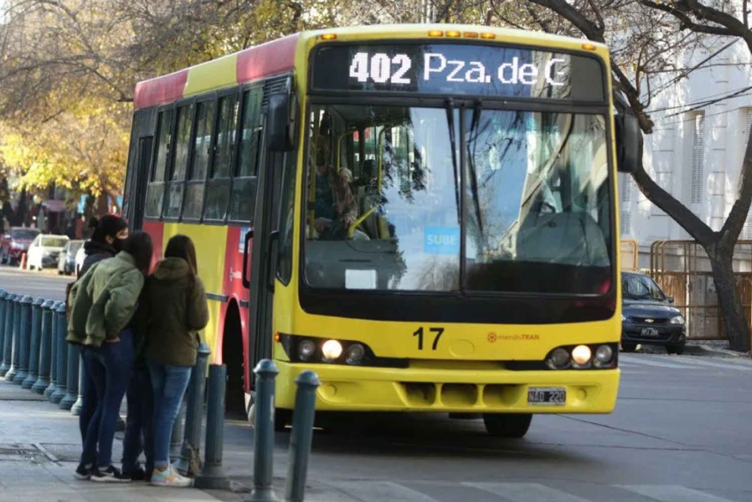 Nuevo golpe al bolsillo: Mendoza aumenta 20% el boleto de colectivo y el pasaje llegar&aacute; a $1.680