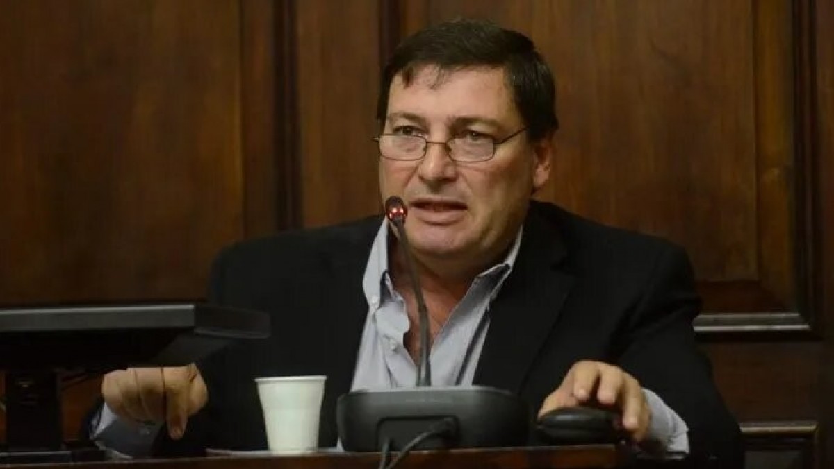 Omar Parisi: &ldquo;Se les cay&oacute; la careta tanto a De Marchi como a Cornejo&rdquo; 