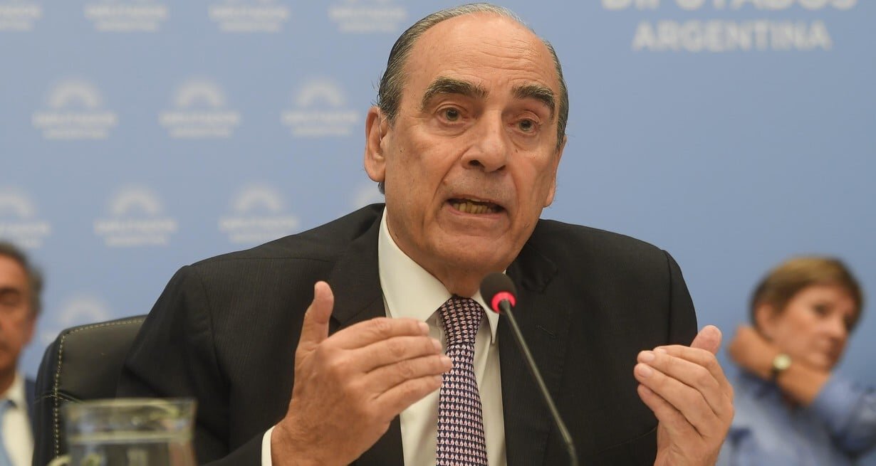 Francos enfrent&oacute; a los diputados: sueldos, Caputo y pol&eacute;micas financieras en el Congreso