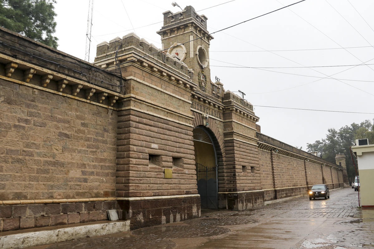 Violento mot&iacute;n en la c&aacute;rcel de San Felipe: internos exig&iacute;an el traslado de un preso condenado por homicidio