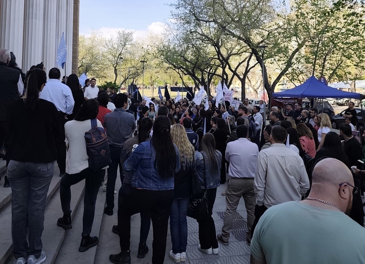 Judiciales redoblan la presi&oacute;n: marchas, carpa y reclamos por un acuerdo incumplido