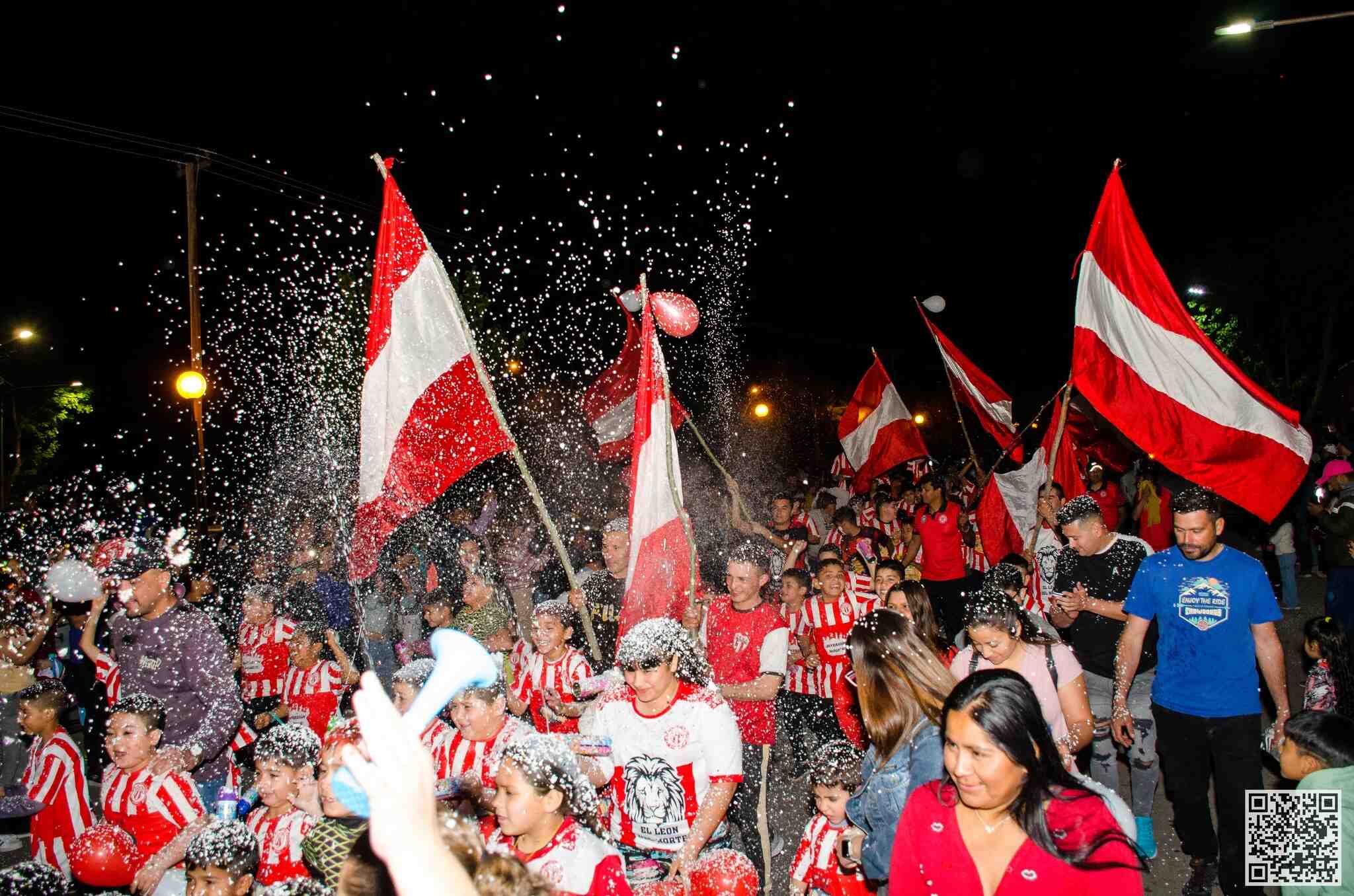 La primavera florece en Tres Porte&ntilde;as con la tradicional Far&aacute;ndula