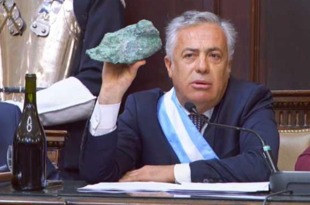 Cornejo insiste con la miner&iacute;a: una d&eacute;cada de intentos sin licencia social en Mendoza