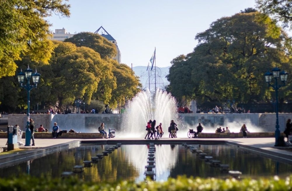 Debacle Tur&iacute;stica: El sector cierra un 2025 con n&uacute;meros en rojo